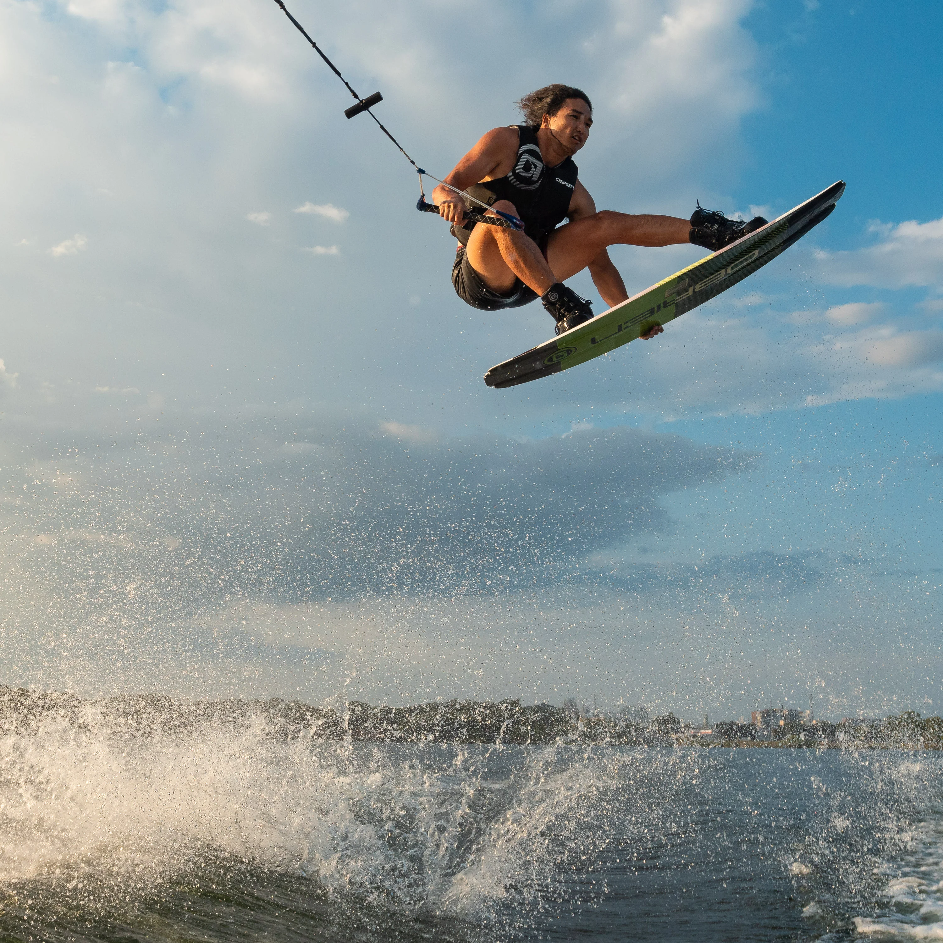 O'Brien Clutch Wakeboard w/ Clutch Binding Packages - Image 3