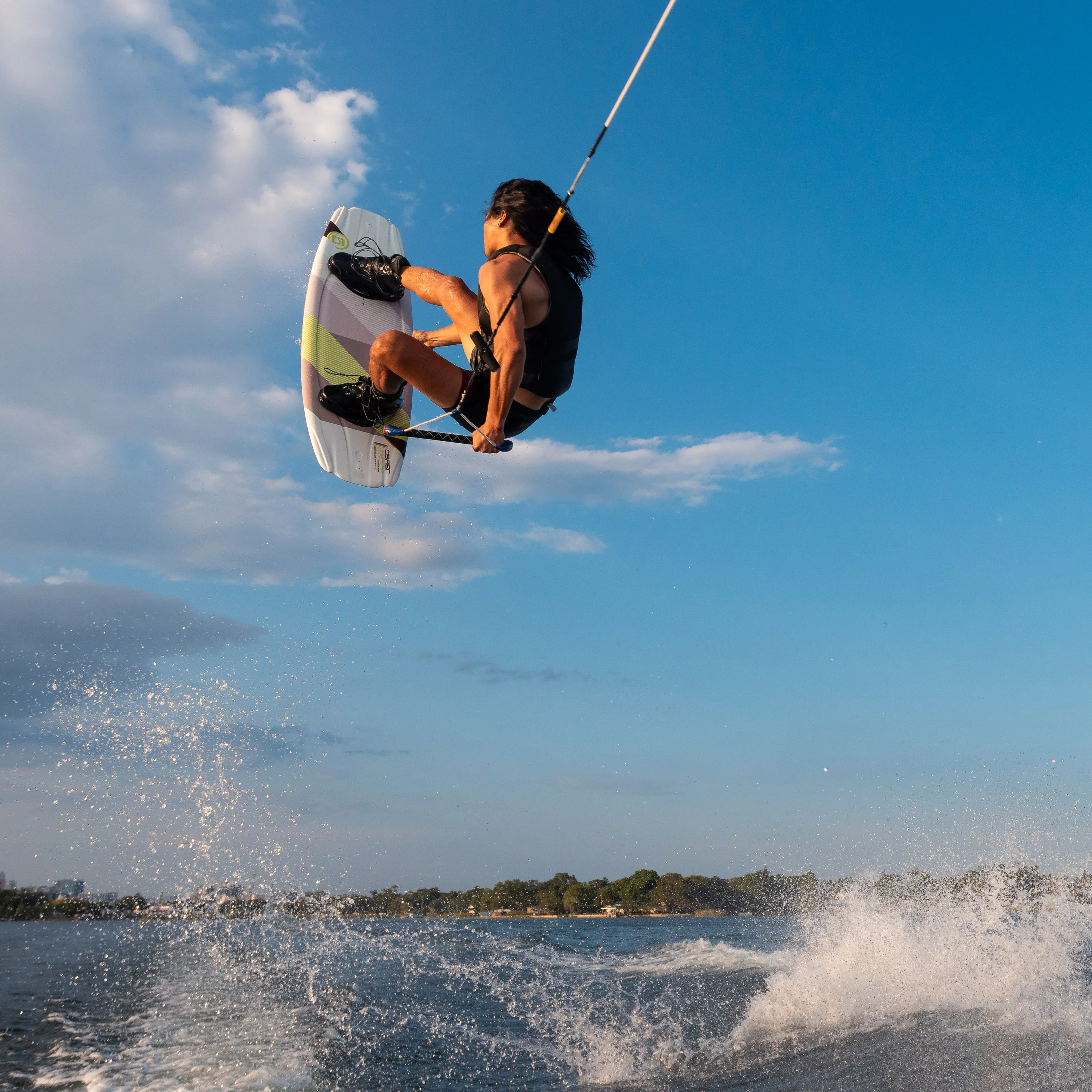 O'Brien Clutch Wakeboard w/ Clutch Binding Packages - Image 4