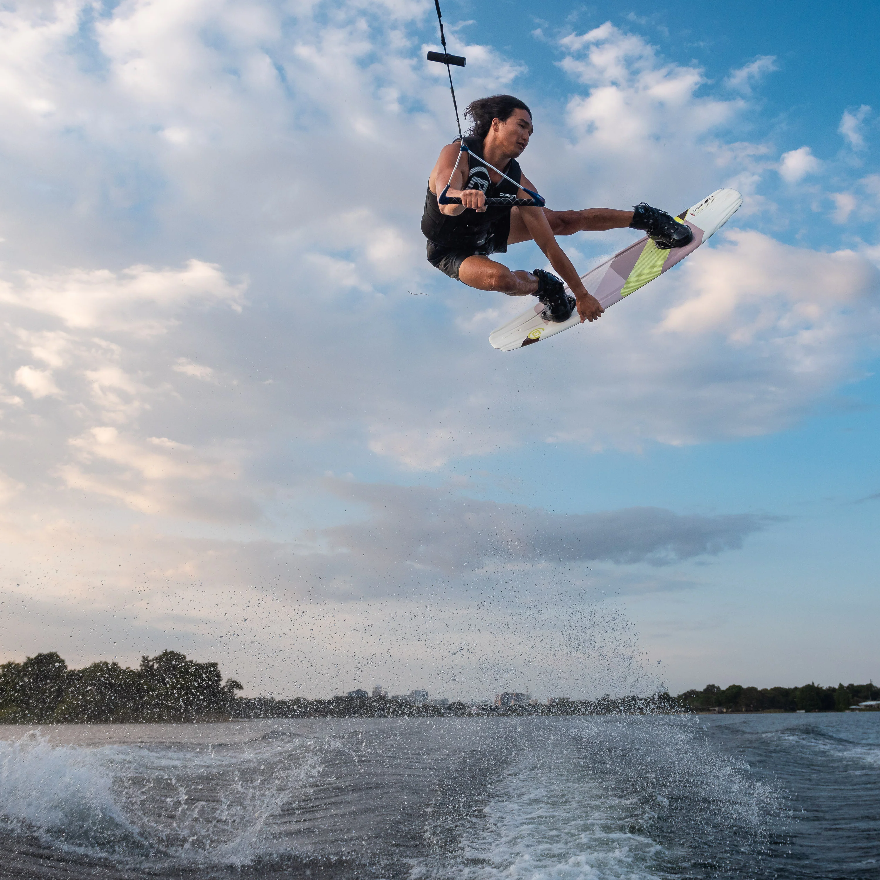 O'Brien Clutch Wakeboard w/ Clutch Binding Packages - Image 7